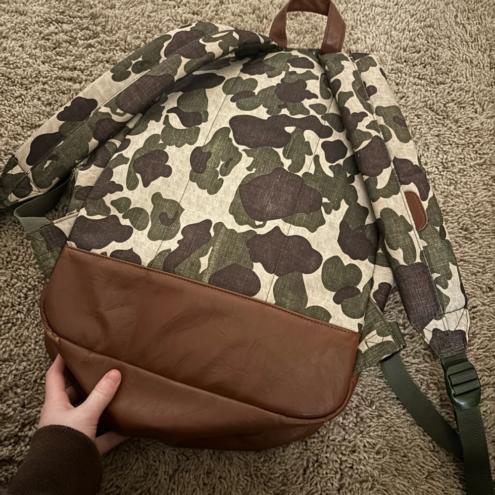 Backpack - Picture 3 of 5